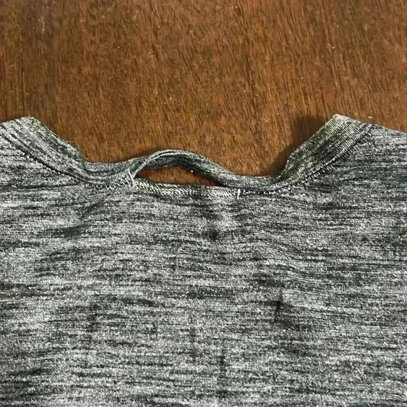 LULULEMON  Sport Tee V-Neck Short Sleeve Heather Gray - Picture 5 of 5